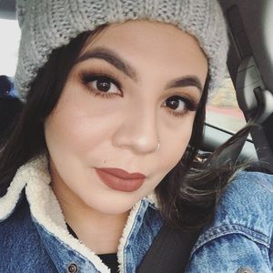 Meet your Posher, Valentina